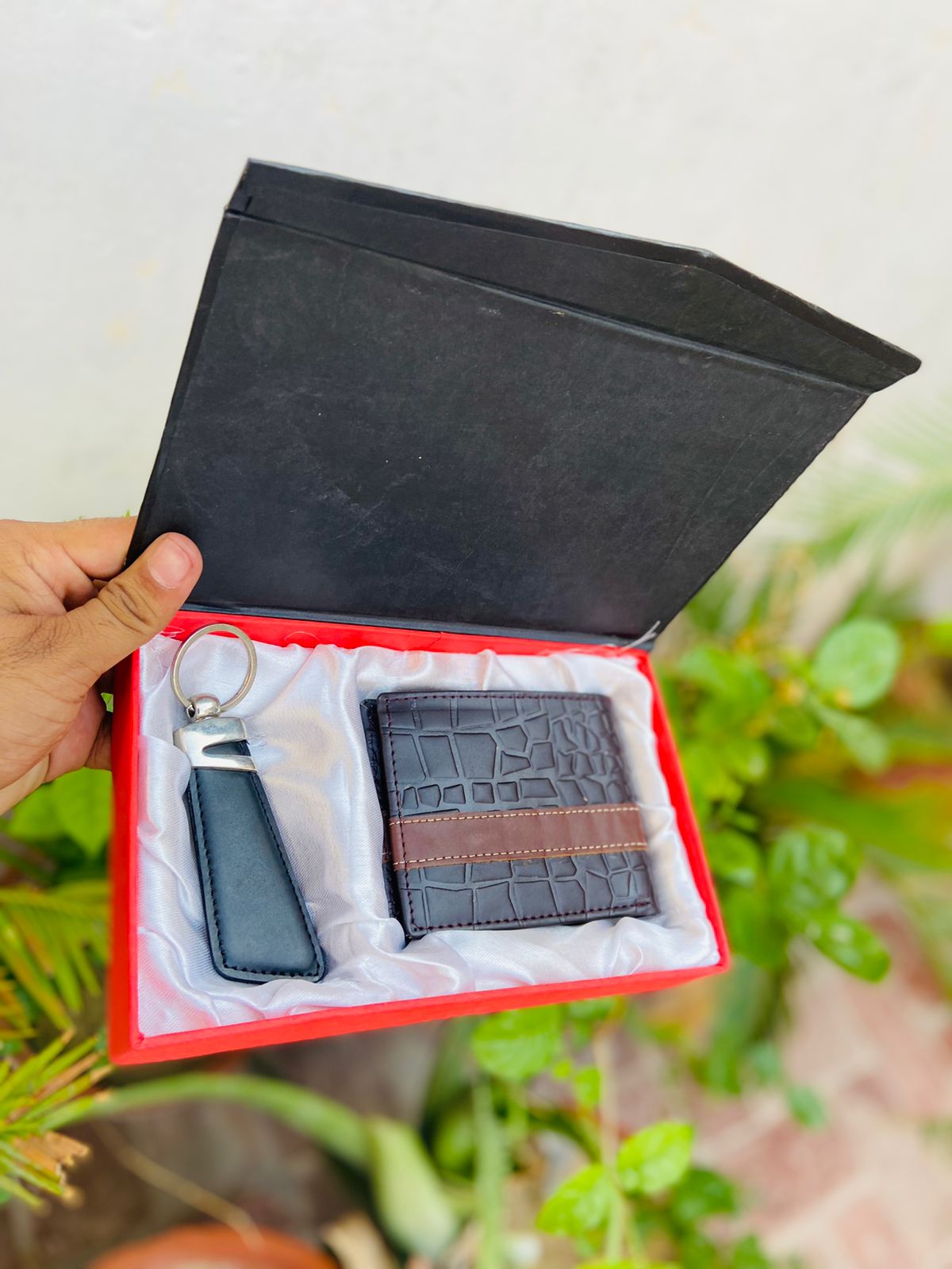 Beautiful Wallet + Keychain with Your Name on it with Beautiful Box